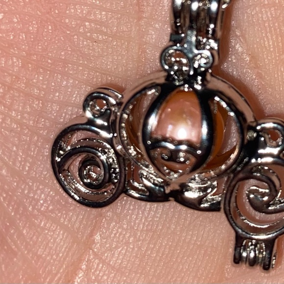 carriage necklace with saltwater pearl - Picture 2 of 2